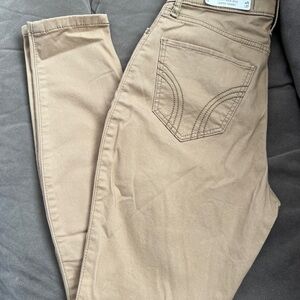 Hollister Beige Curvy High-Rise Jeans